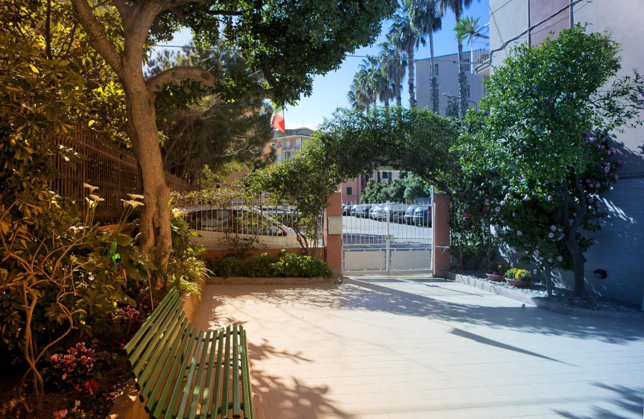 Hotel Della Piazzetta Varazze Zewnętrze zdjęcie