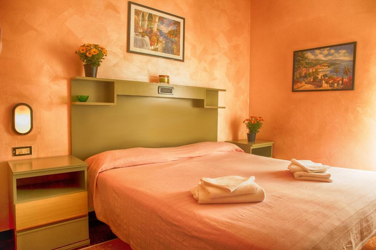 Hotel Della Piazzetta Varazze Zewnętrze zdjęcie